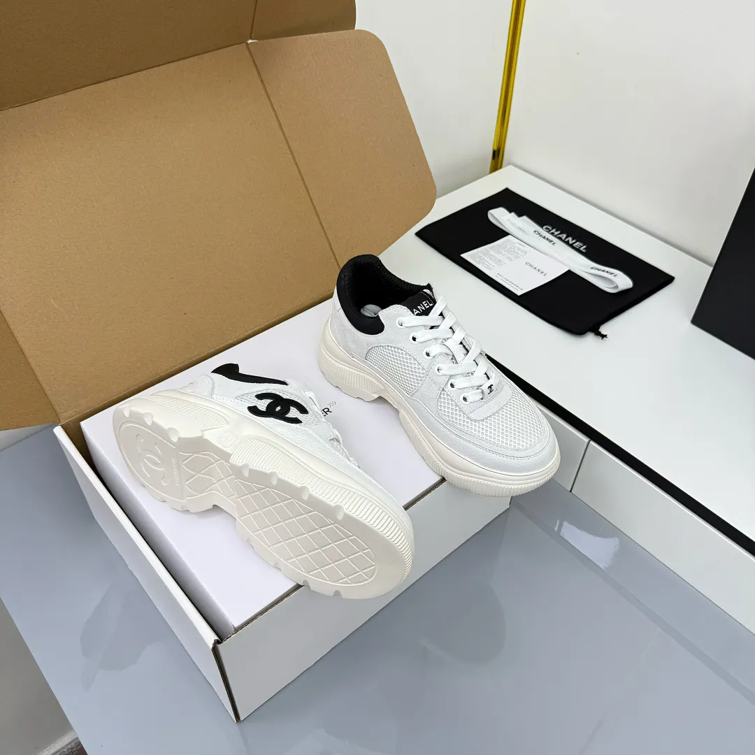 👟👟Ex-factory price 620👟👟 Chanel bread shoes ~ original calfskin panda shoes Chanel 25C latest hot style panda black and white sports shoes casual sneakers Xiaoxiang hot item classic black and white panda color coco girls must pay Fabric: original custom mixed sheepskin lining: original imported breathable mesh lining outsole: Original molded rubber + TPU combination Size: Women's 35-41